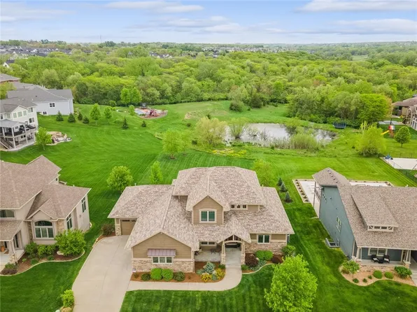 15102 Plum Dr, Urbandale, IA 50323