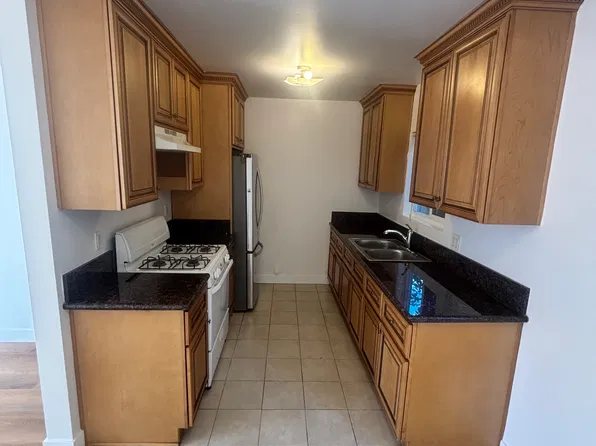 11477 Albers St #B, North Hollywood, CA 91601