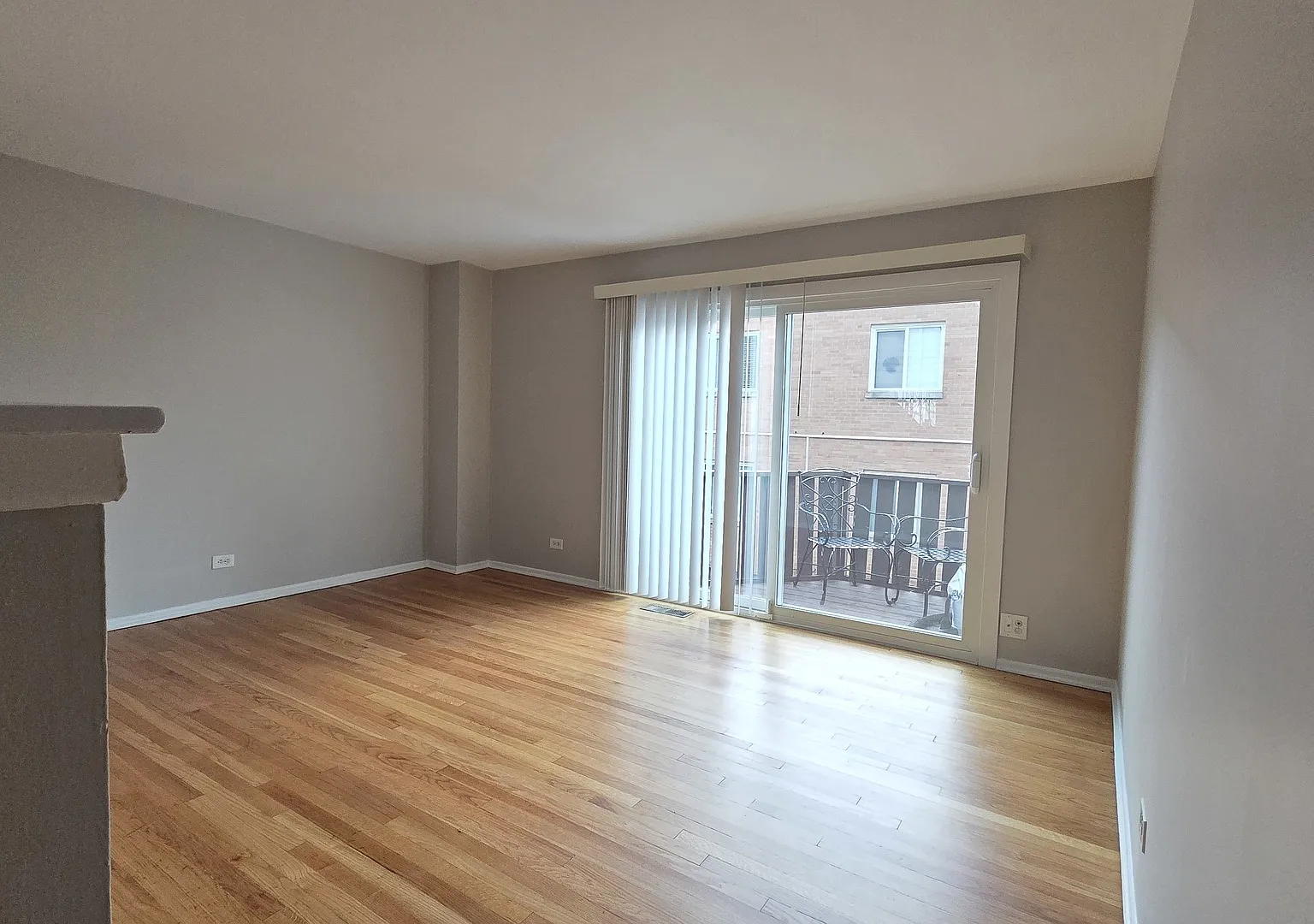 3 bed, 1026 sqft, $2,600 — Photo 3