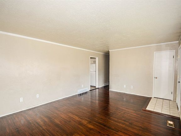 3rd image of 1547 Stanger Dr