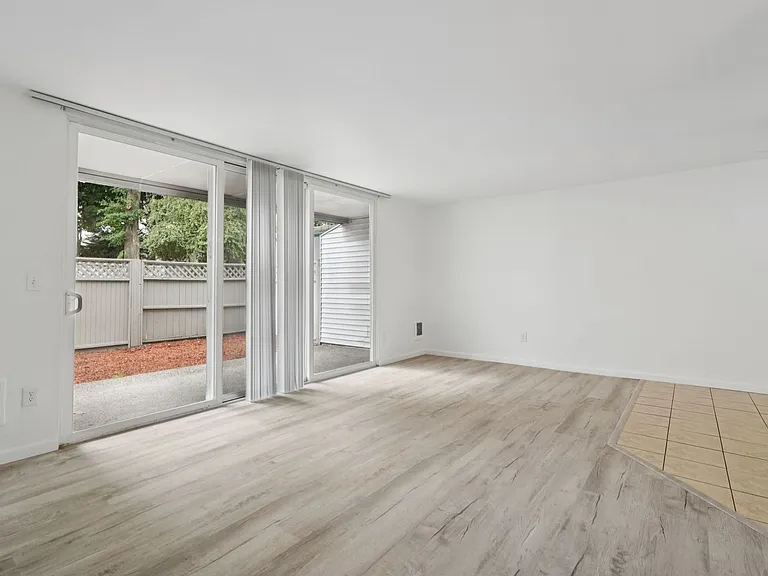 Images Columbia Apartments — Photo 71