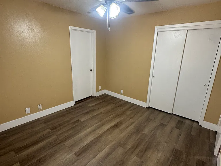 5525 Anderson St — Photo 17