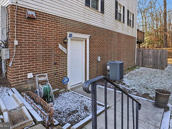 3rd image of 15046 Cherrywood Dr #4