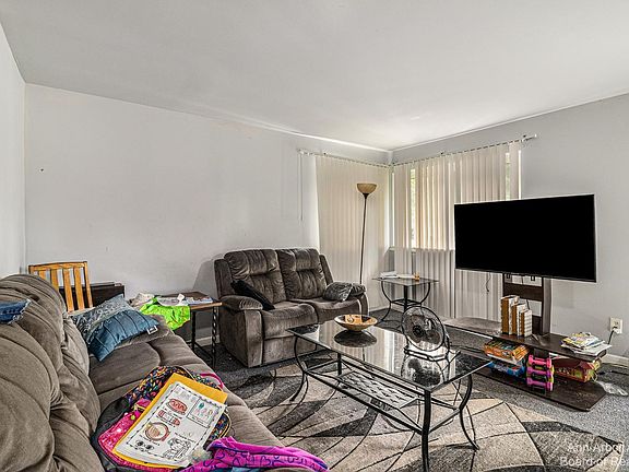 5th image of 1411 Desoto Ave