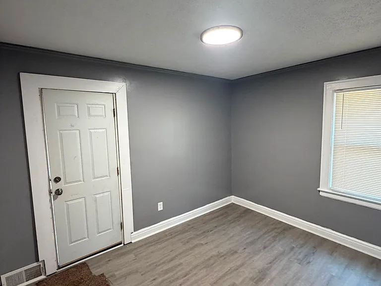 15443 Whitcomb St #1 — Photo 8