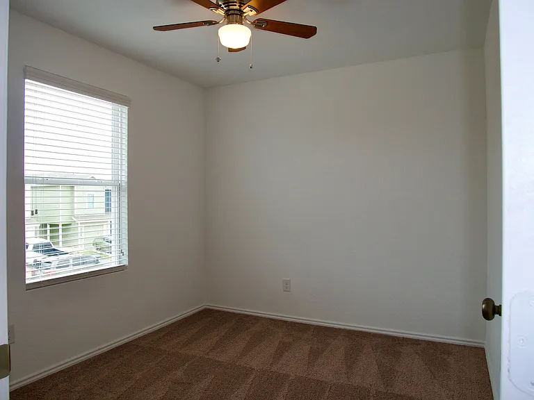 7627 Chancery Gate — Photo 15