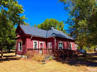 703 E Commercial St, Lyons, KS 67554