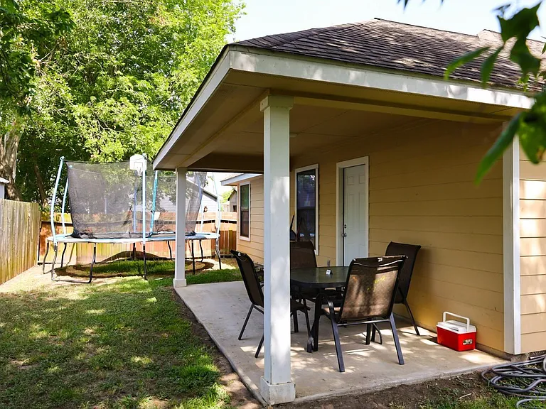 2514 Lee St — Photo 27