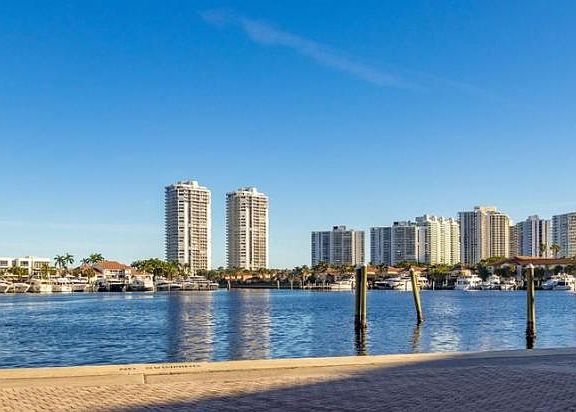 2nd image of 21385 Marina Cove Cir
