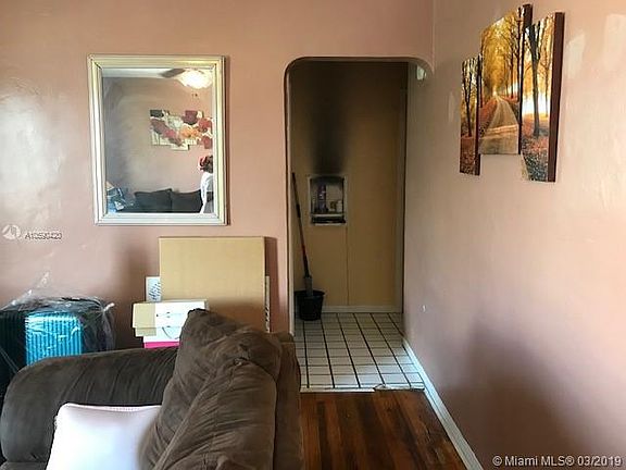 5th image of 860 NE 124th St