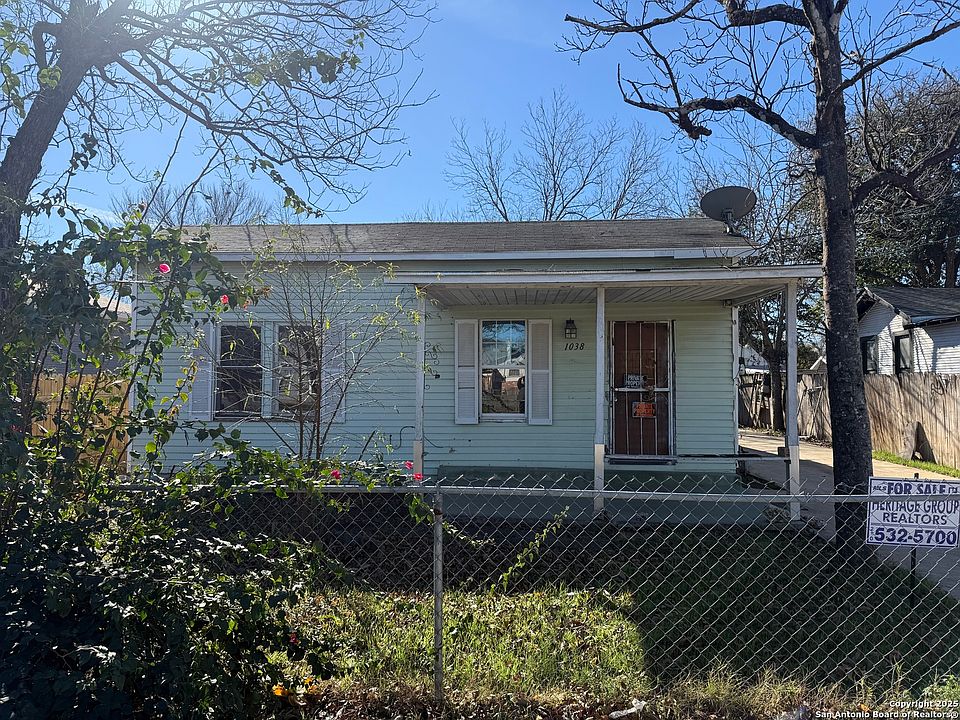 1st image of 1038 PASO HONDO