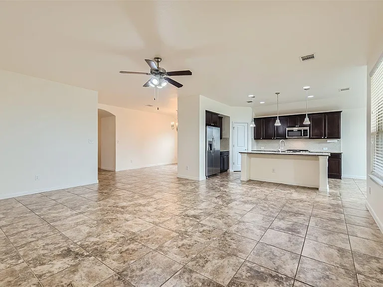 7010 Etna Way — Photo 3