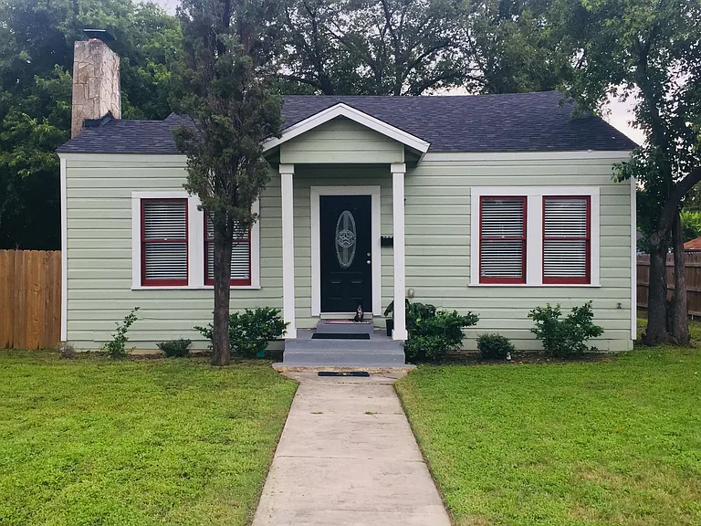 2220 W Huisache Ave — Photo 20