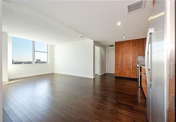 4th image of 10820 71st Ave APT 16A