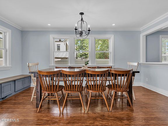 5th image of 572 Jay Street