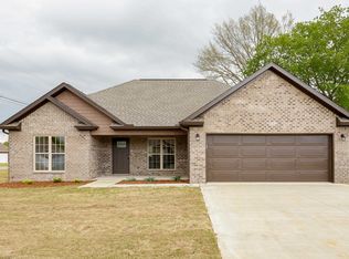 101 Foxbrier St, Muscle Shoals, AL 35661