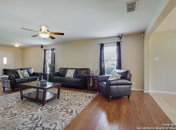 4th image of 3530 Carruthers Oak