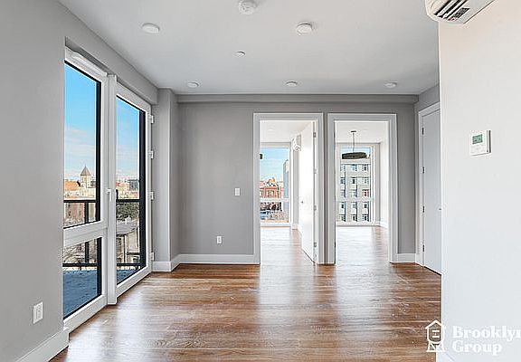 5th image of 853 Lexington Ave #6C