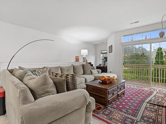 5th image of 1052 Bedford COURT #201