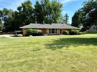 7736 W Country Club Rd, Mattoon, IL 61938
