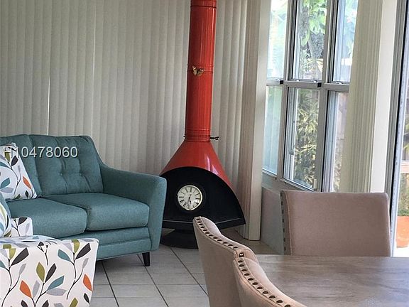3rd image of 1305 NW 10th St