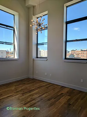 Rented by Manhattan Management LLC | media 36