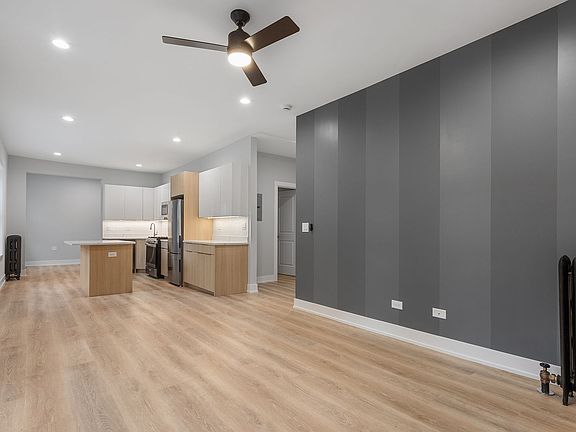 3rd image of 1902 W Morse Ave #6942-2