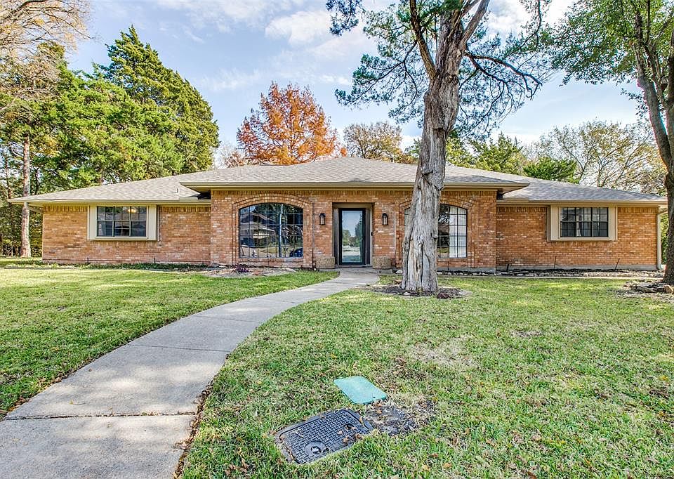 1st image of 216 Woodbrook Dr