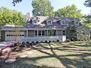 5831 Howe Dr, Fairway, KS 66205