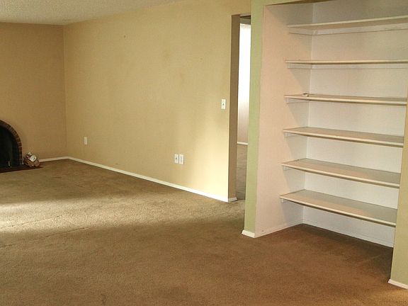 3rd image of 7425 Ruby Dr SW APT E9
