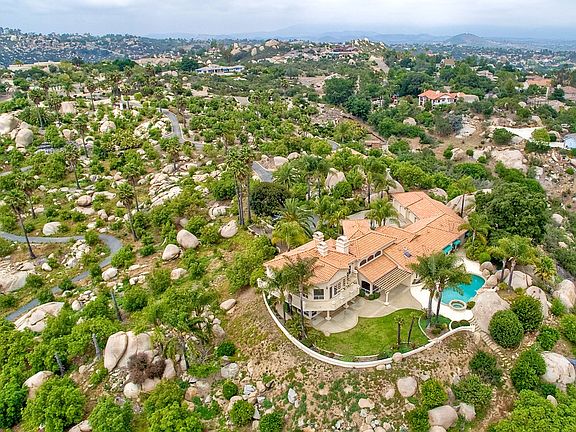3rd image of 27908 High Vista Dr