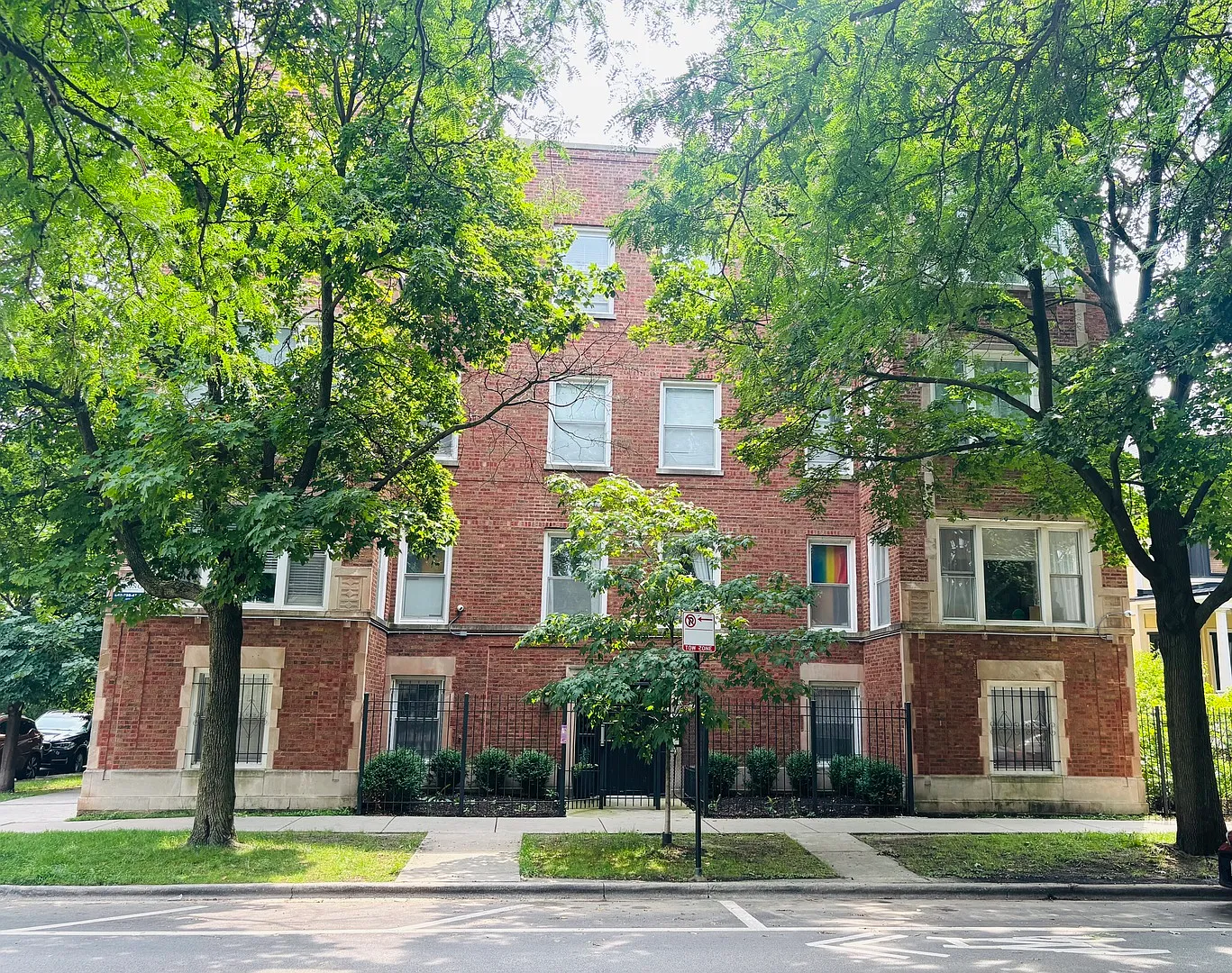 2 bed, 1.5 bath, 1000 sqft, $2,300 — Photo 1