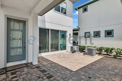 10382 Marconi Ave Photo 1