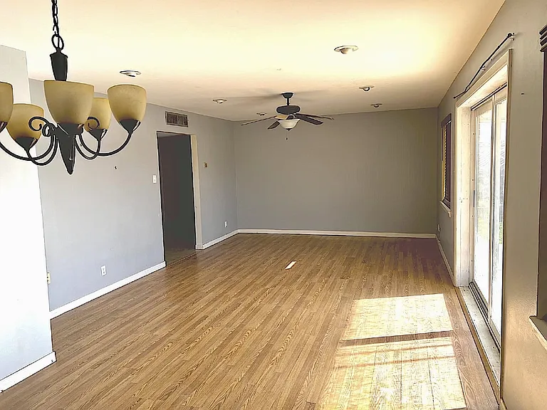 112 De Leon Dr — Photo 3
