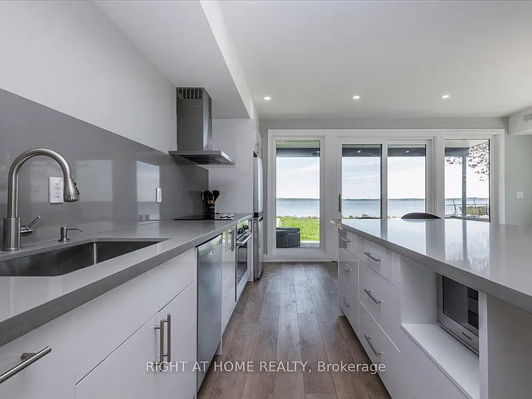 405 Limerick St — Photo 12