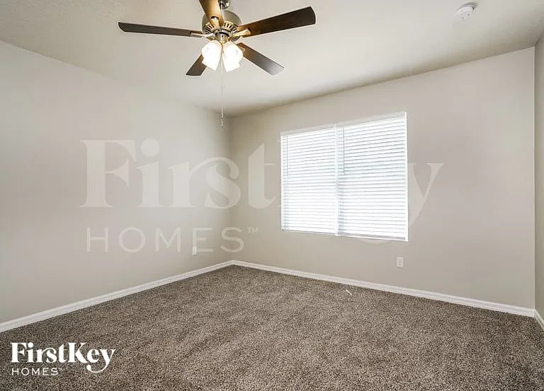 16736 Citrus Pkwy — Photo 8