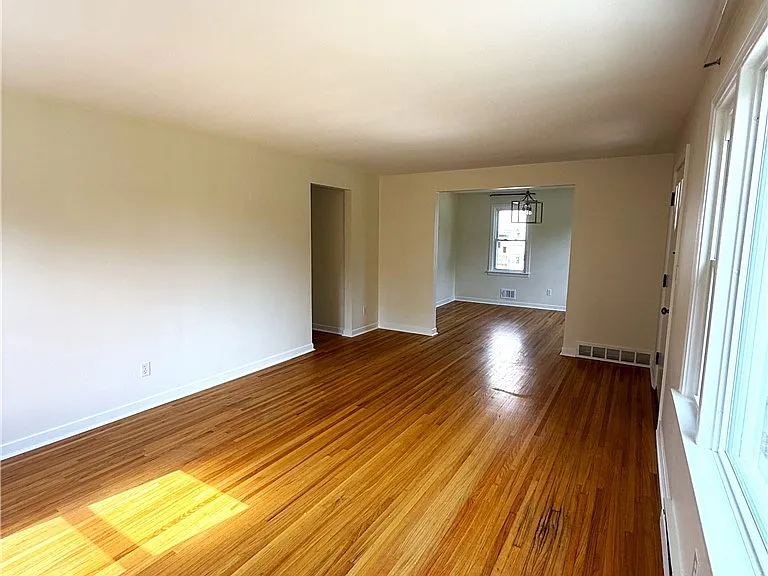 113 Argyle Ave #LOWER — Photo 6