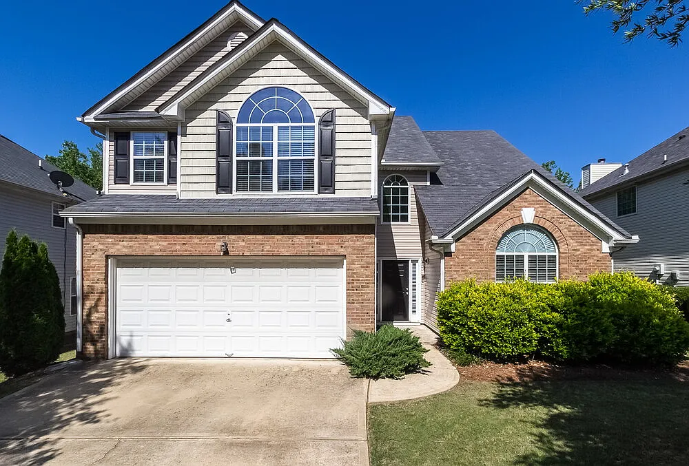 4 bed, 2.5 bath, 2666 sqft, $2,430 — Photo 1