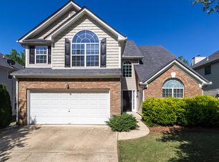 86 Saint Charles Pl, Sharpsburg, GA 30277