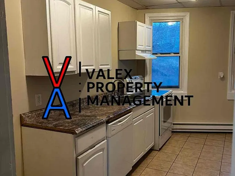 552 Main St — Photo 9