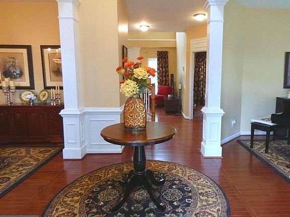 3rd image of 14929 Honey Locust Ct