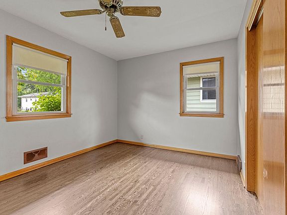 4th image of 845 20th Ave N