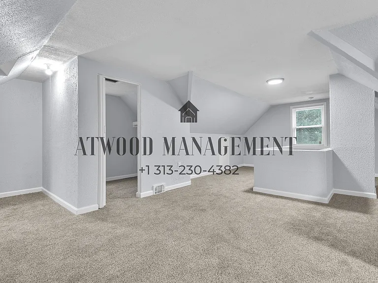 13500 Stahelin Rd — Photo 11
