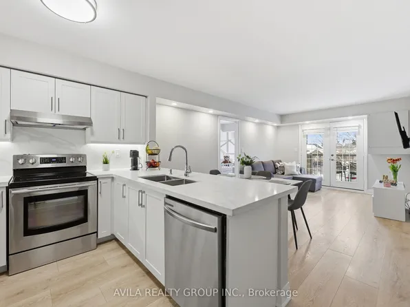 1460 Bishops Gate #203, Oakville, ON L6M 4N5