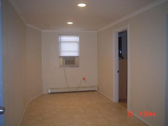 Living/dining room area