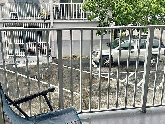 3rd image of 2710 W 76th St APT 208