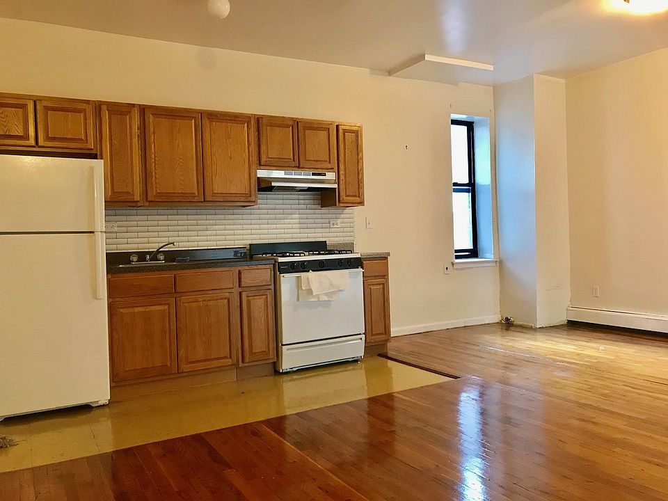 2nd image of 106 Locust Hill Ave APT 3H