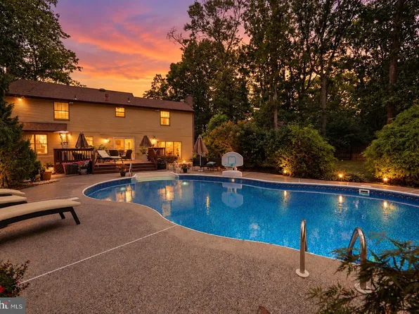 6 Grist Mill Ct, Medford, NJ 08055