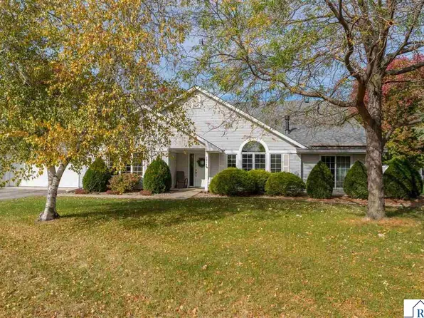 1314 Pine Pointe Curv, Saint Peter, MN 56082