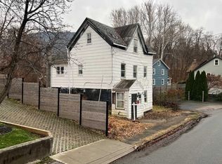 20 Water St, Beacon, NY 12508